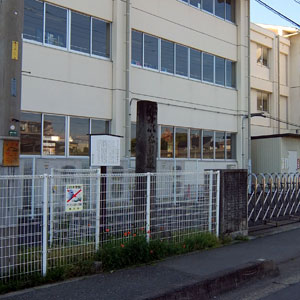 松山以奈り道の道しるべ 画像